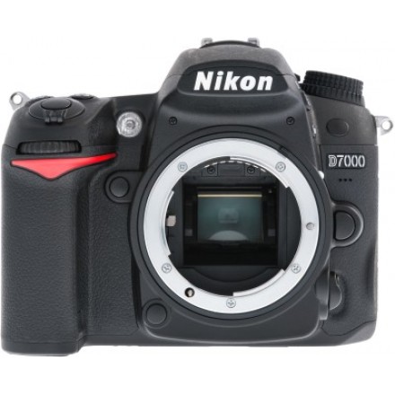 Цифр. фотокамера зеркальная Nikon D7000 body